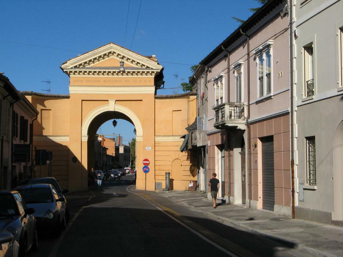 Bed & Breakfast Porta Santi チェゼーナ エクステリア 写真