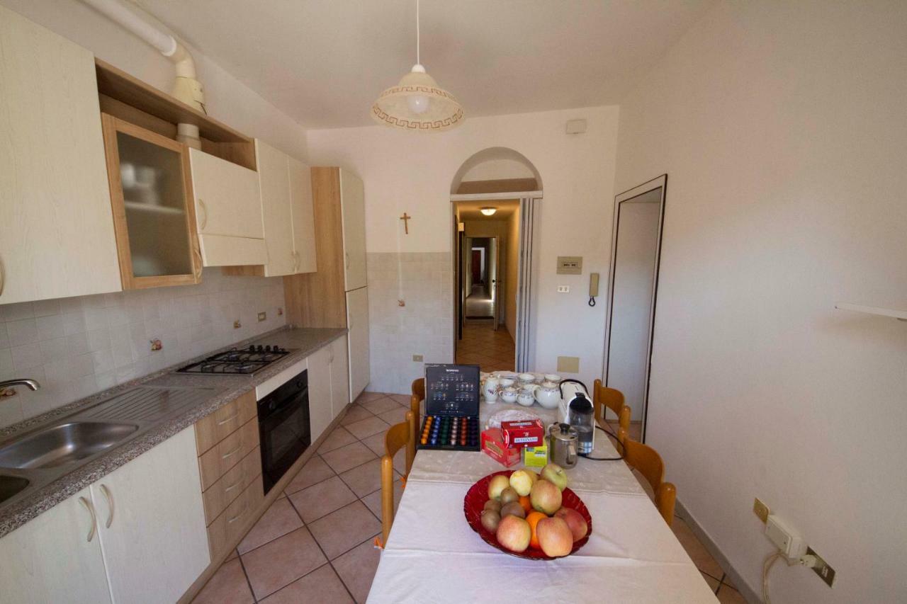 Bed & Breakfast Porta Santi チェゼーナ エクステリア 写真